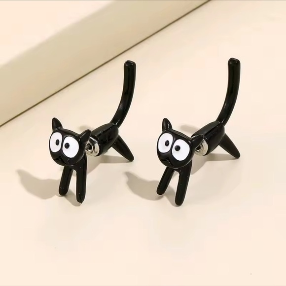 Playful Black Cat Stud Earrings 🐾 - Picture 4 of 7